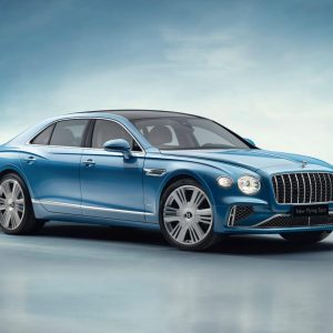 Bentley Flying Spur V8 Azure – The Ultimate in Luxury and Performance-SOLD